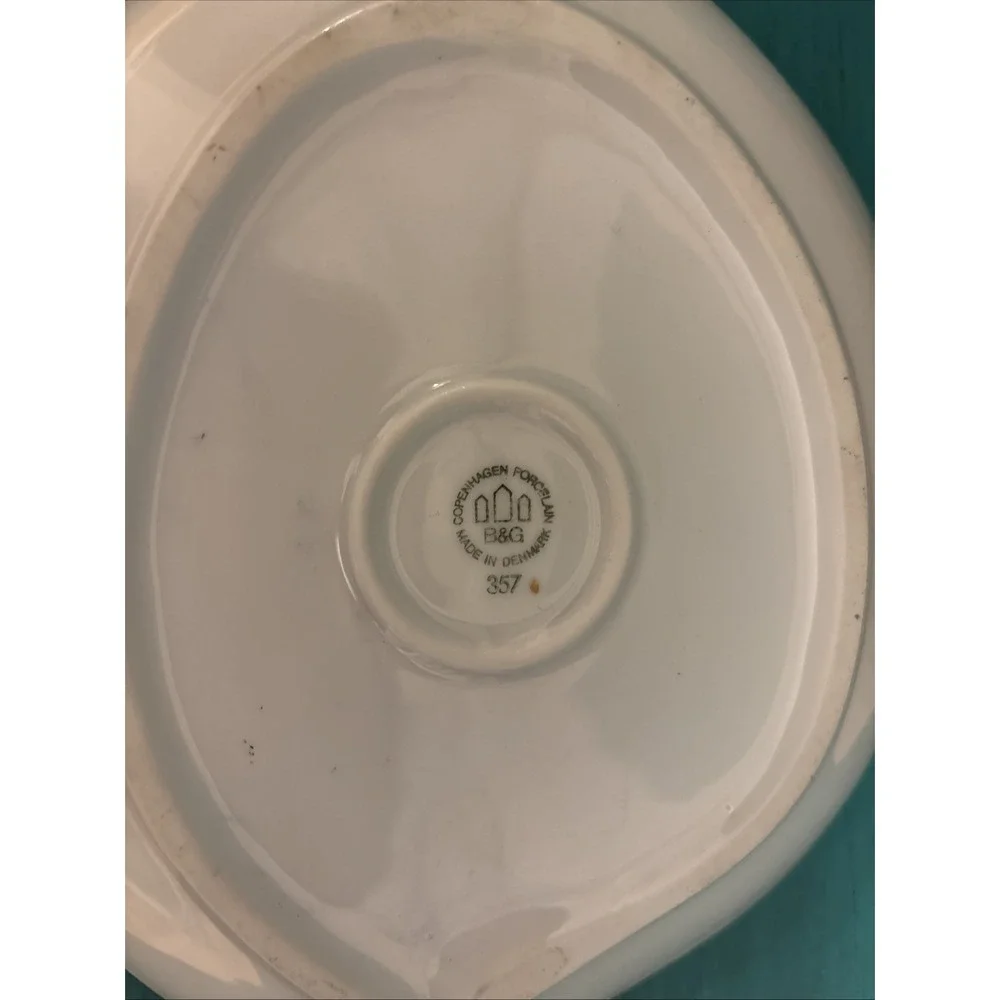 RARE Vintage Floral Leaf Dish By‎ Bing And Grondahl